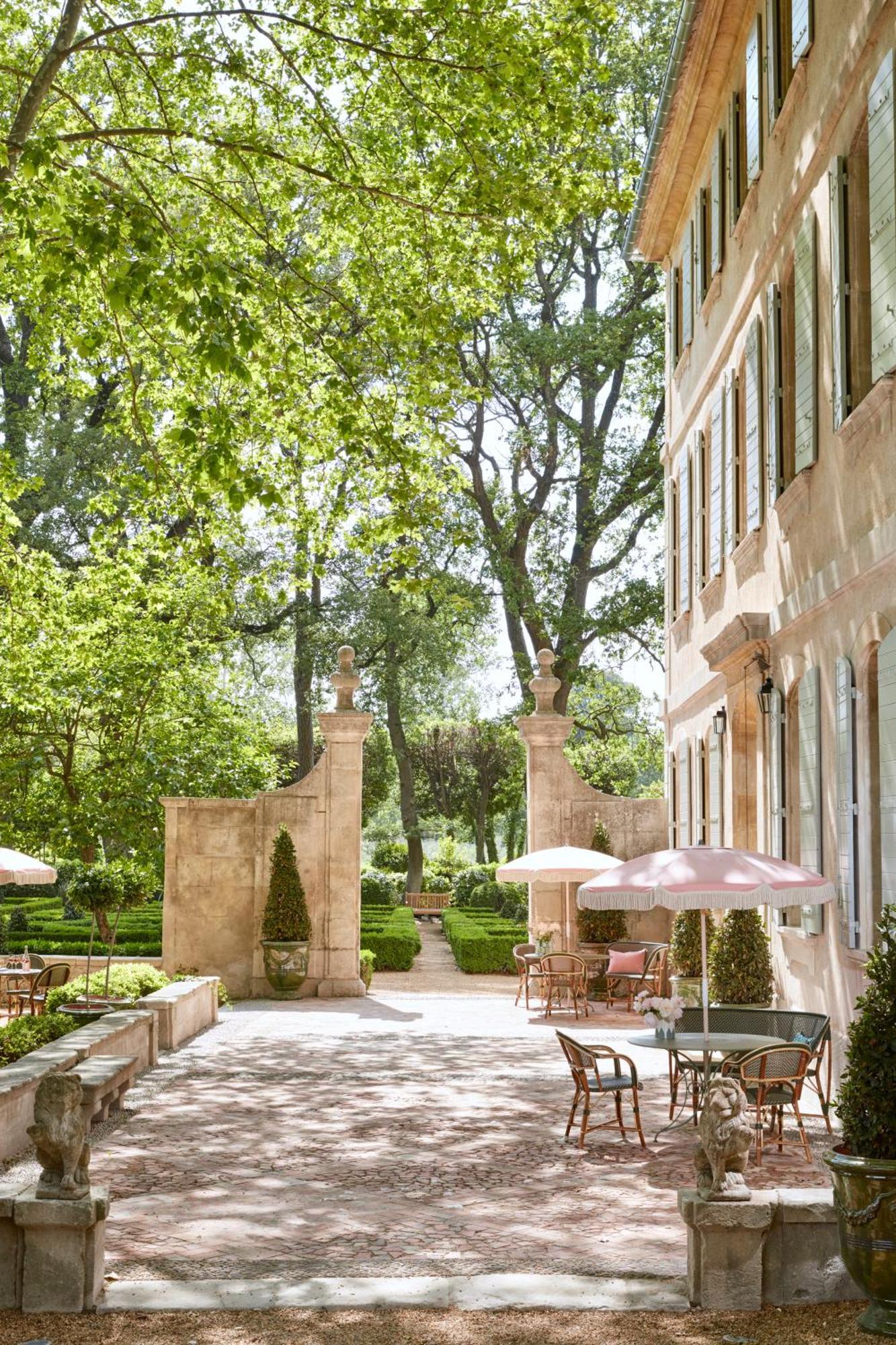 Domaine De Chalamon Acomodação com café da manhã Saint-Rémy-de-Provence Exterior foto